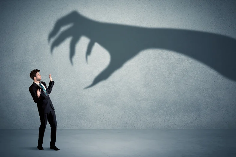 Λίγοι και λήγει