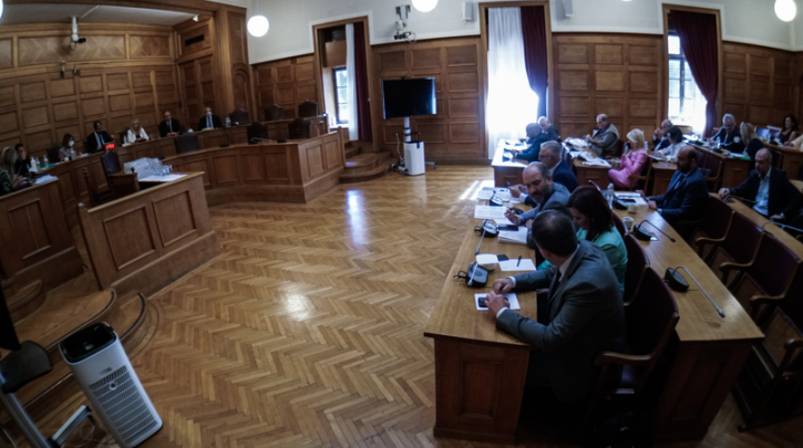 Οι πρώτοι μάρτυρες καλούνται στην Εξεταστική για το ελληνικό Watergate