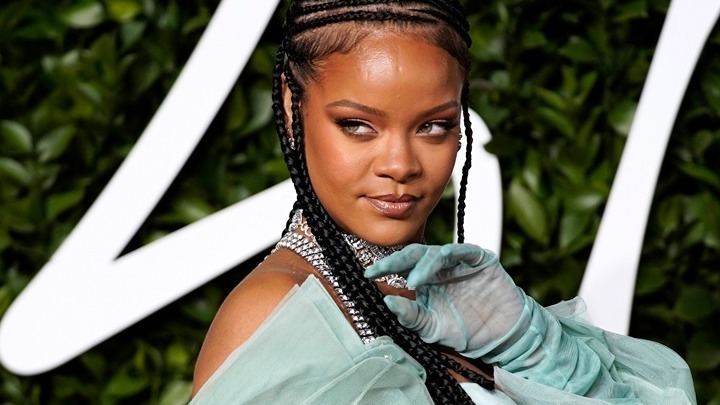 Η Ριάνα στο σόου του ημιχρόνου του Super Bowl 2023