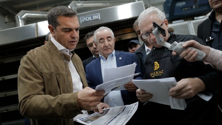 Τσίπρας στους αρτοποιούς: Δεν είναι δυνατόν να μην έχουν μειωθεί ΦΠΑ και&hellip;