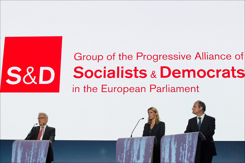 EURACTIV: Μυστήρια απομάκρυνση μέλους των ευρωσοσιαλιστών λόγω Qatargate