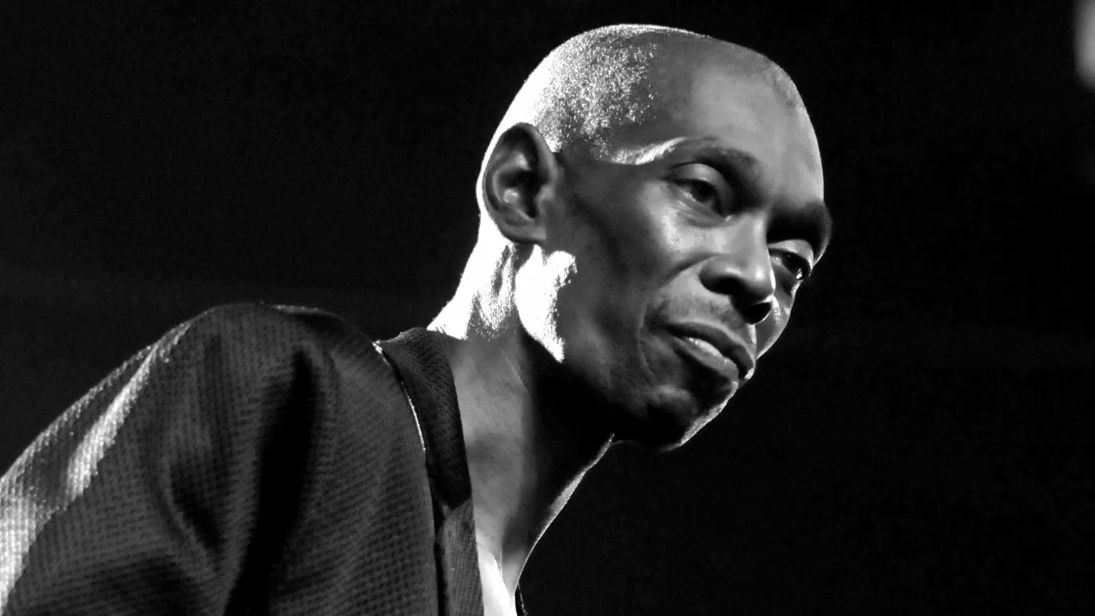 Πέθανε ο Maxi Jazz, τραγουδιστής των Faithless