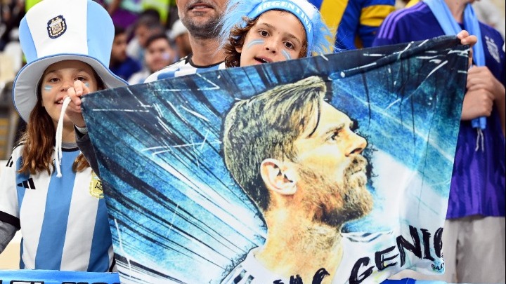 Παγκόσμια υπόκλιση σε έναν…εξωγήινο