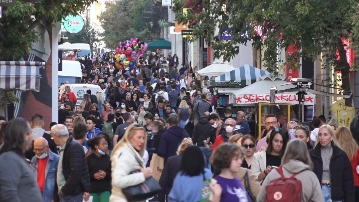 Ολο και λιγότεροι: 9.716.889 ο πληθυσμός της Ελλάδας