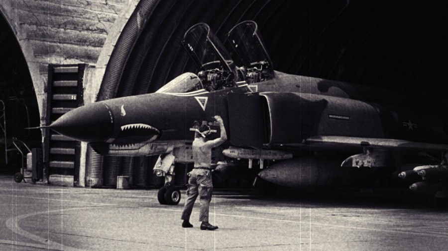 Phantom: Οι γερασμένοι, ιπτάμενοι «ελέφαντες», τα drones, ο εγκληματικός σχεδιασμός και οι ηρωικοί μας πιλότοι