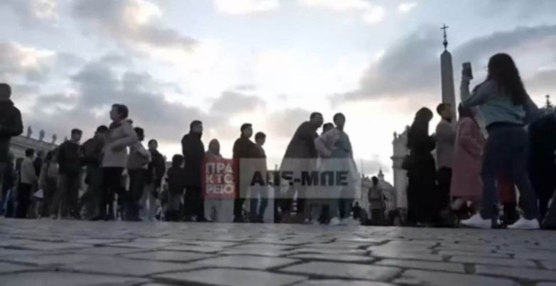 Σε λαϊκό προσκύνημα η σορός του πάπα Βενέδικτου