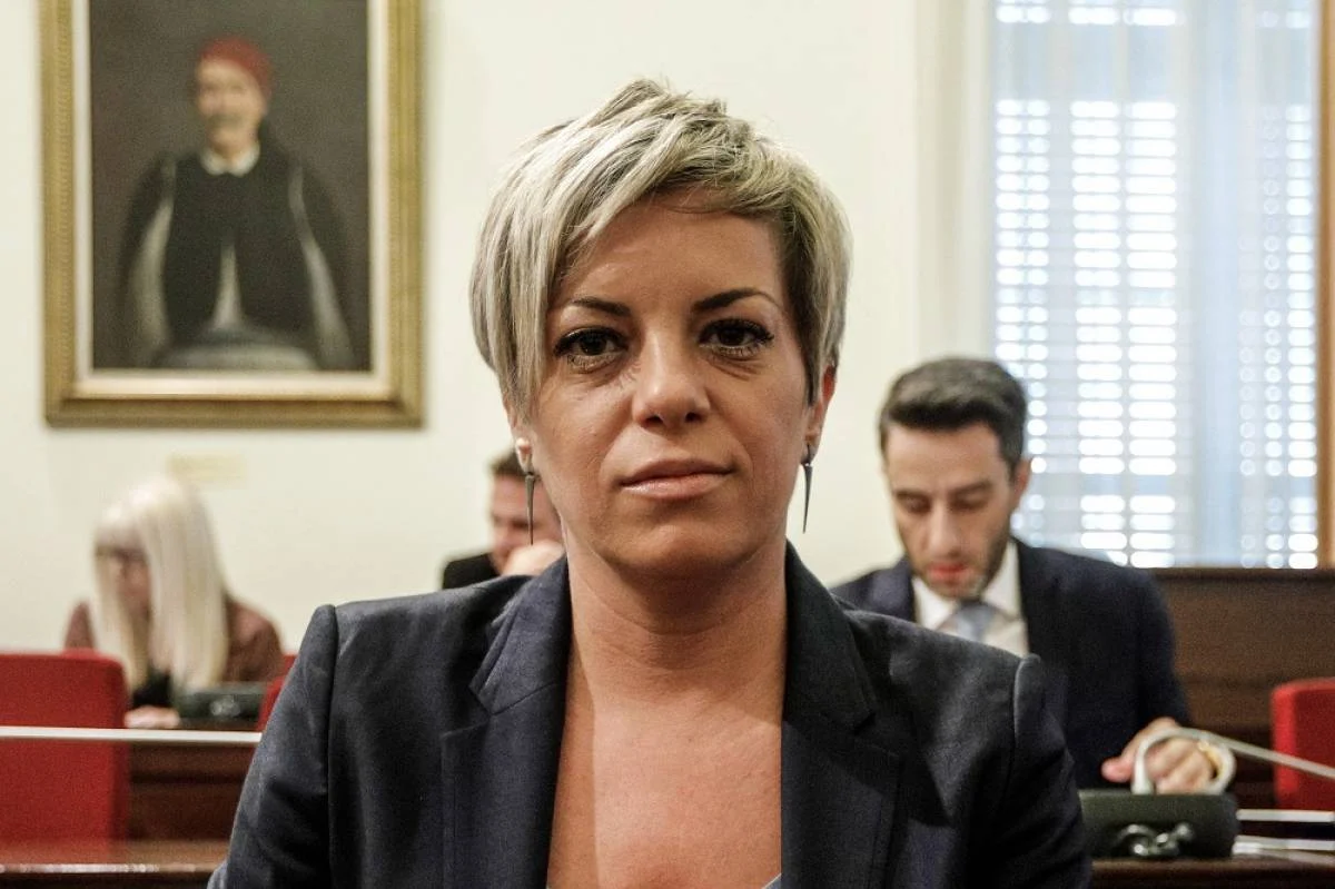 Απάντηση Σοφίας Νικολάου: Το ΣΔΟΕ βρίσκεται σε διαρκή επικοινωνία με τον Βαξεβάνη; 