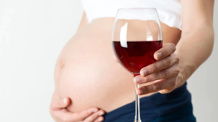 Νέα έρευνα για την κατανάλωση αλκοόλ στην εγκυμοσύνη