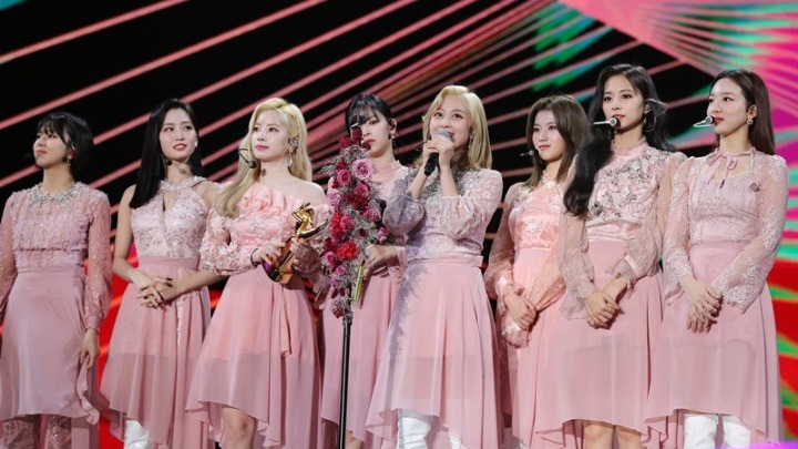 TWICE: Το πρώτο συγκρότημα της K-pop που θα βραβευθεί στα Billboard WIM