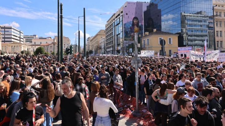Απεργίες και κινητοποιήσεις σε όλη την Ελλάδα