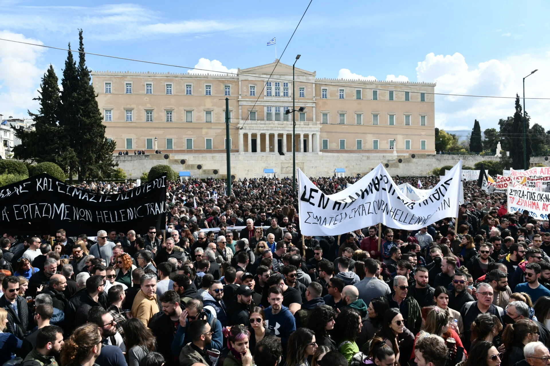 ΒΒC: Η τραγωδία στα Τέμπη αλλάζει το πολιτικό κλίμα στην Ελλάδα