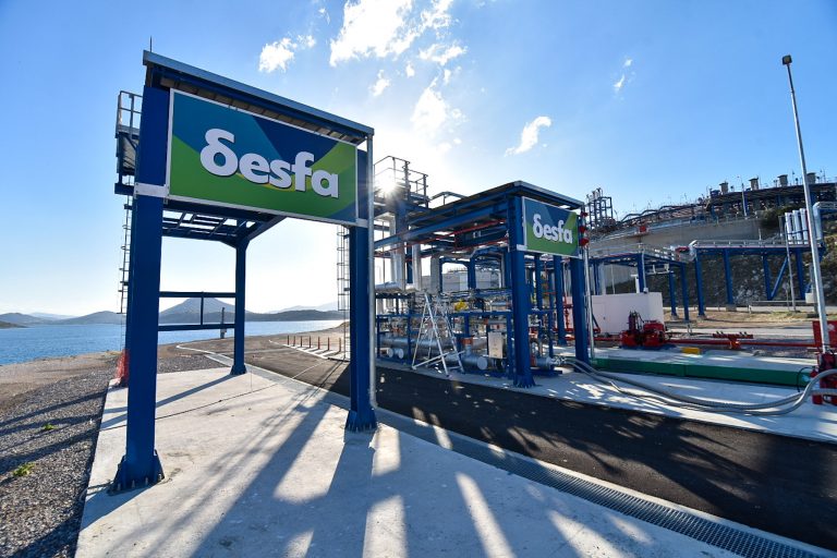 Ξεκίνησε από την Ρεβυθούσα η μεταφορά υγροποιημένου φυσικού αερίου (LNG) με ειδικά βυτιοφόρα, σε μεγάλους καταναλωτές σε Ελλάδα και εξωτερικό