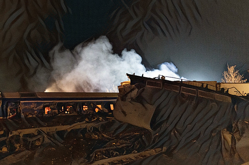 Στα δύο οι καρδιές μας, οι ψυχές μας, η σκέψη μας, η Ελλάδα