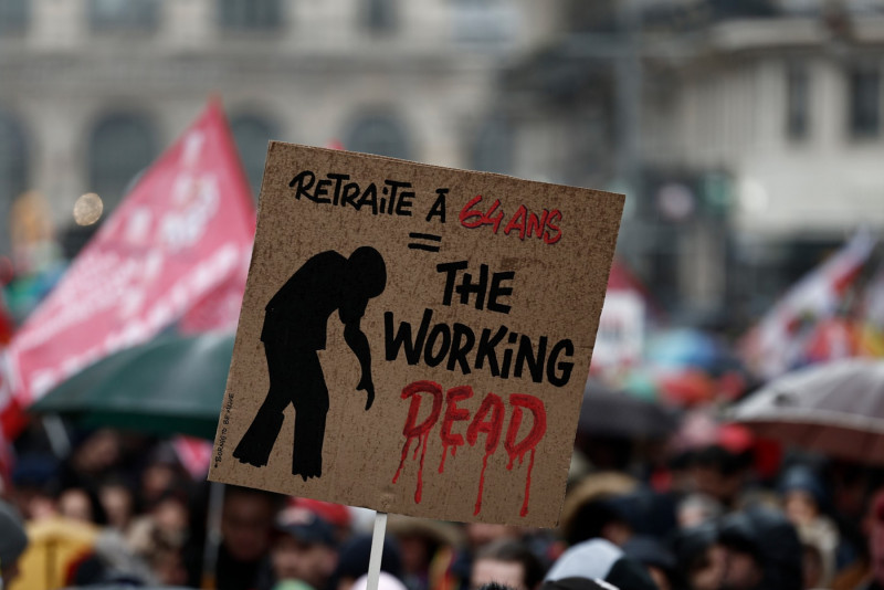 Δικαίως αντιδρούν οι Γάλλοι στη σύνταξη στα 64;