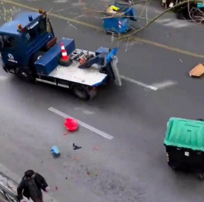 Εισαγγελική έρευνα για τον γερανό της ΕΛΑΣ που εμβόλισε διαδηλωτές