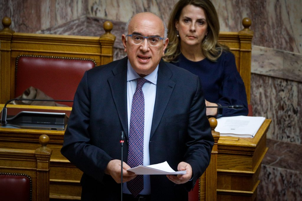 Παπαδόπουλος στην Βουλή για το ακαταδίωκτο: «Έτσι λειτουργούν οι ανεξάρτητες επιτροπές»