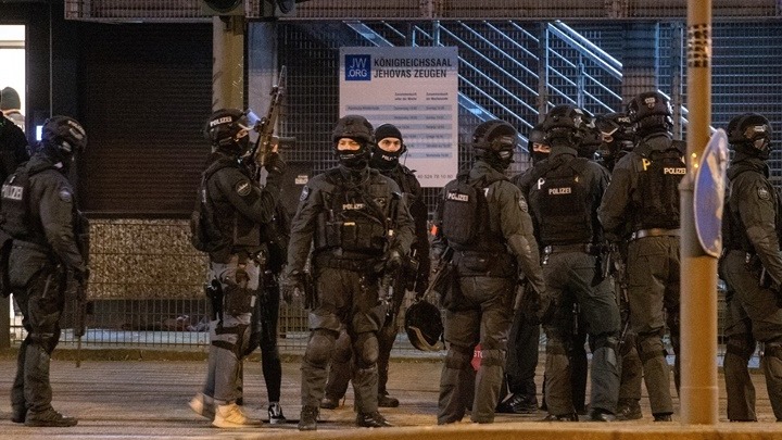 7 νεκροί, πιθανόν και ο δράστης, από επίθεση ενόπλου σε κέντρο Μαρτύρων του Ιεχωβά στη Γερμανία