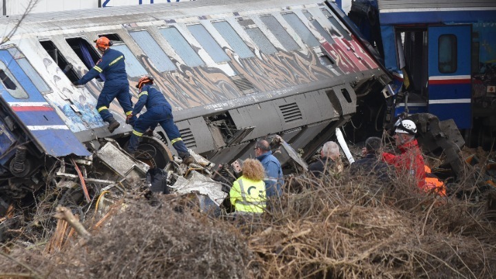Τέμπη: Στη Βουλή φέρνει ο ΣΥΡΙΖΑ την μετάταξη του σταθμάρχη της Λάρισας