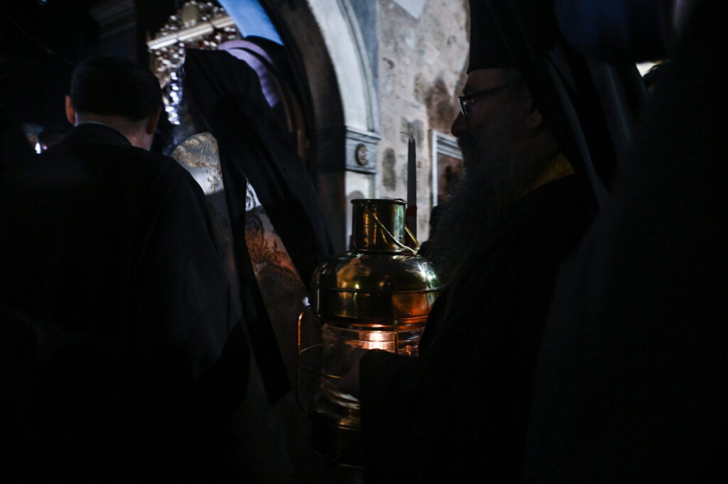 Στην Αθήνα το Άγιο Φως