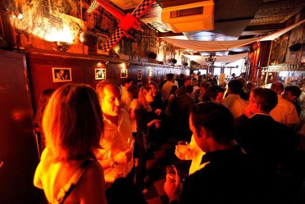 Politico: Ξέφρενα βράδια για Ευρωβουλευτές και διπλωμάτες