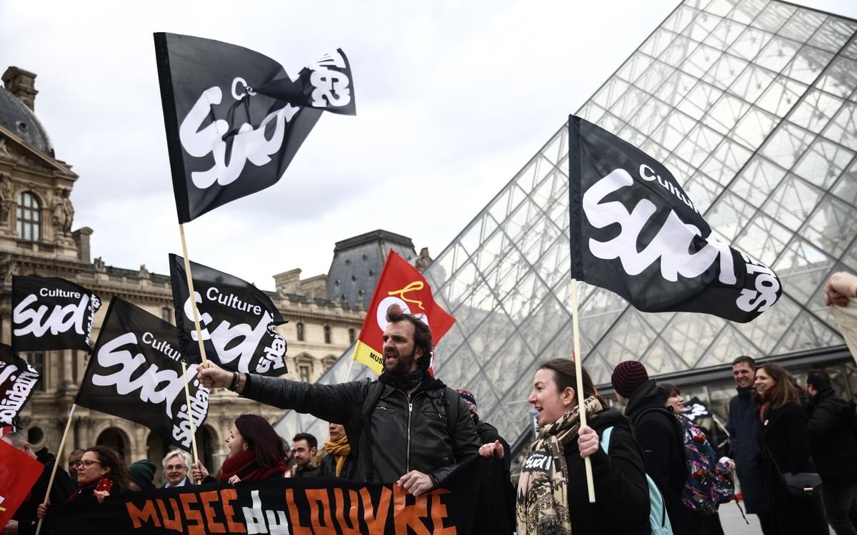 Μια φωτογραφική ημέρα στο επαναστατικό Παρίσι