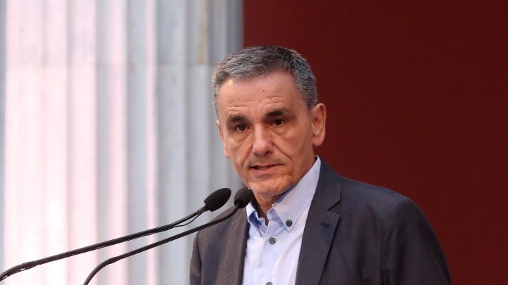Τσακαλώτος: Υπάρχει πιθανότητα ο κ. Μητσοτάκης να είναι είτε υποκριτής είτε λαϊκιστής;