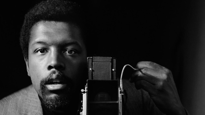 Αποχαιρετισμός στον Kwame Brathwaite, τον φωτογράφο του «Black is Beautiful»