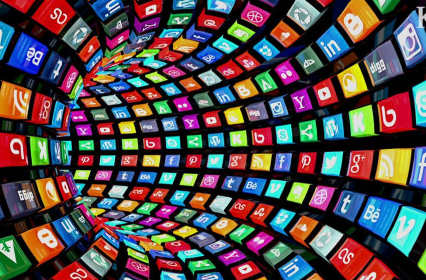 Μητσοτάκης vs Τσίπρας: Αδυσώπητη μάχη στα social media 