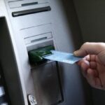 Κύμα αντιδράσεων για τις νέες χρεώσεις στα ATM της Πειραιώς
