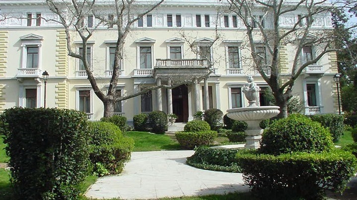 Προεδρική εκλογή: Συνεδριάζουν τα πολιτικά κέντρα του ΠΑΣΟΚ και του ΣΥΡΙΖΑ