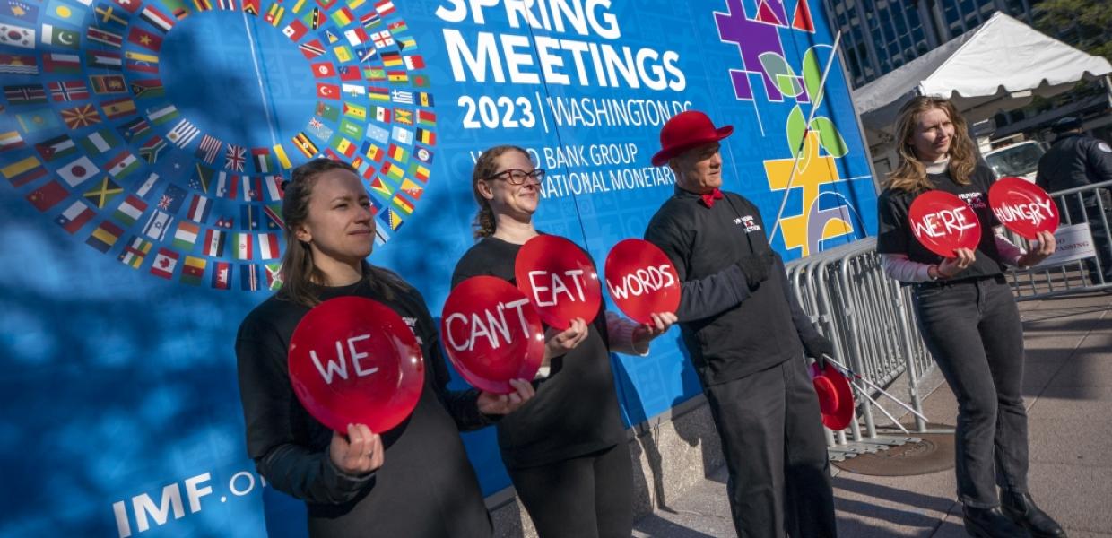 Ο μισός πλανήτης χρωστάει στο ΔΝΤ