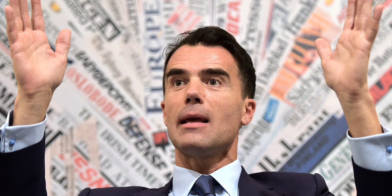 Euractive: Μάχη μεταξύ φιλελεύθερων και ακροδεξιάς για την τύχη του ΕΛΚ