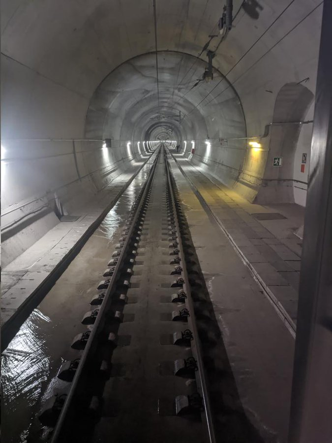 Sponty: Ο γνωστός μουσικός μέσα στο τρένο που σταμάτησε στο τούνελ – «Μετά…