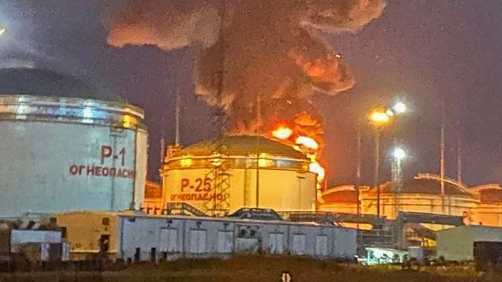 Η Ουκρανία βομβάρδισε χωριά στη ρωσική περιφέρεια Κουρσκ – Φωτιά σε διυλιστήριο στo Κρασνοντάρ