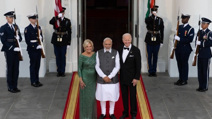 Μπάιντεν και Μόντι χαιρέτισαν τη νέα εποχή στις σχέσεις ΗΠΑ – Ινδίας