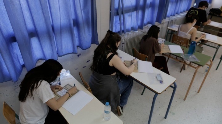 Πανελλαδικές Εξετάσεις 2024: Οι τάσεις των βάσεων ανά επιστημονικό πεδίο