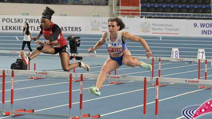 Η 56χρονη που δεν …σταματά σε κανένα εμπόδιο