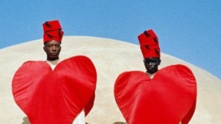 Οι όλο χρώμα φωτογραφίες του Mous Lamrabat σε έκθεση στην Τουλούζη