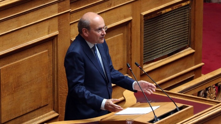 Χατζηδάκης: Κάνουμε πράξεις τις δεσμεύσεις μας