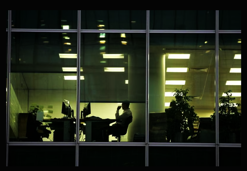 Δύο 8ωρα την ημέρα: Ένα ανύπαρκτο θέμα