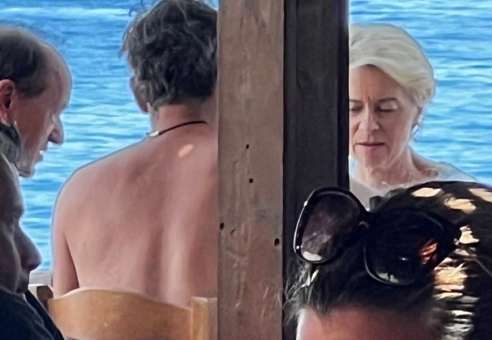 Οι “πολιτικές” διακοπές φον ντερ Λάιεν στην Κρήτη