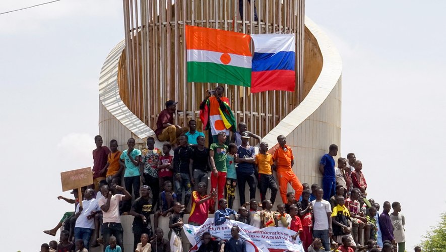 Bloomberg: Το πραξικόπημα στο Νίγηρα θα μπορούσε να οδηγήσει σε πόλεμο ΗΠΑ και&hellip;