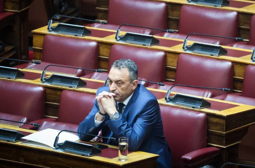 Υπό διάλυση οι Σπαρτιάτες – Στίγκας στη Βουλή: Αιχμές για βουλευτές του και την Greek Mafia