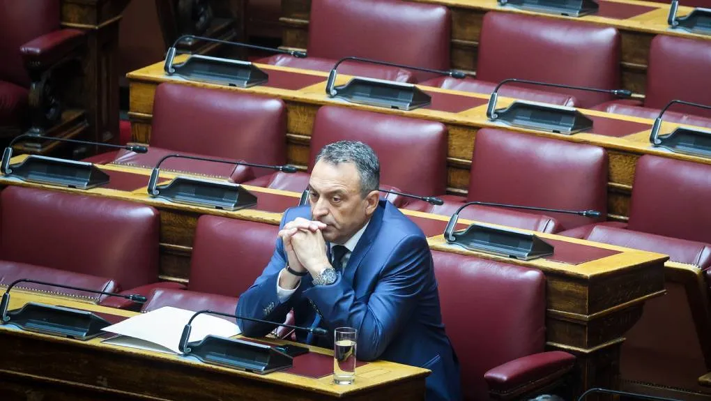 Υπό διάλυση οι Σπαρτιάτες – Στίγκας στη Βουλή: Αιχμές για βουλευτές του και&hellip;