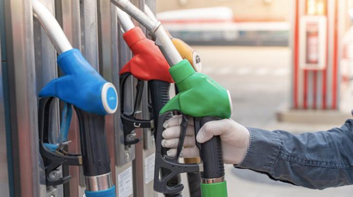 Φωτιά στο πετρέλαιο από τη σύγκρουση Ισραήλ-Ιράν: Στα ύψη οι τιμές, ασφυξία στην ελληνική αγορά