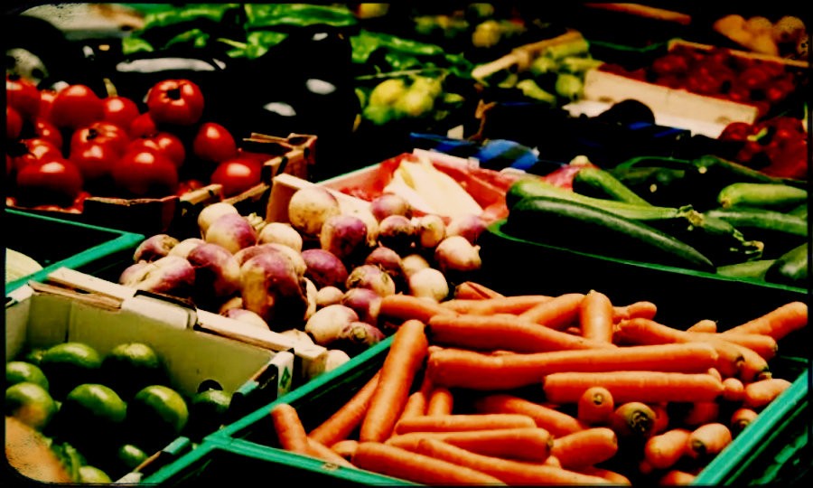 Ακρίβεια-μπούμερανγκ: Ανεβαίνουν οι τιμές, πέφτουν οι πωλήσεις στα οπωρολαχανικά – Νέος γύρος αυξήσεων στα τρόφιμα