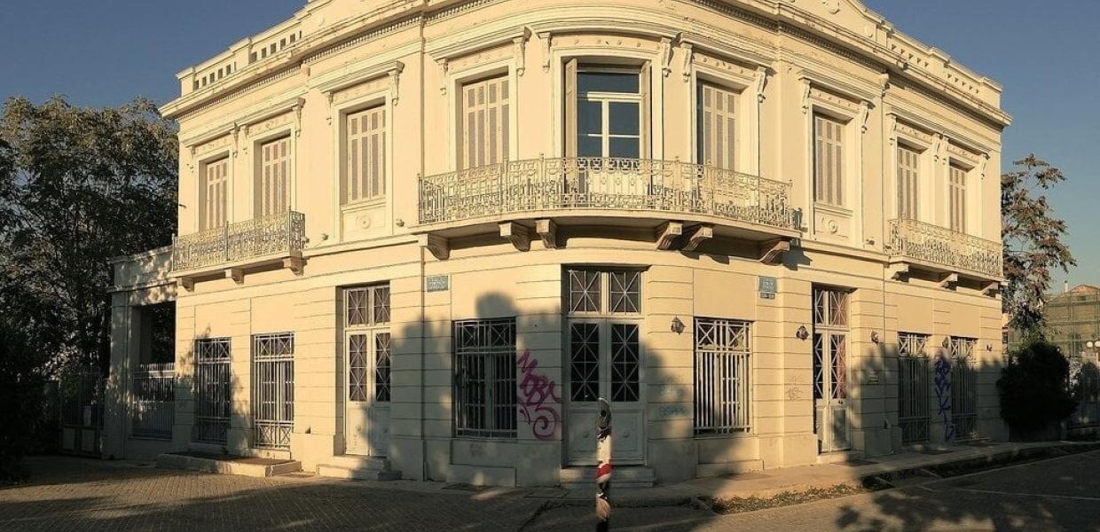 Η Μενδώνη κάνει έξωση στον Σύλλογο Ελλήνων Αρχαιολόγων