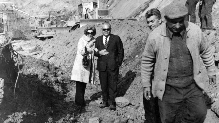 Όταν μια δυσπρόσιτη περιοχή της Χαλκιδικής έγινε «μαγνήτης» για προσωπικότητες του διεθνούς «jet set»