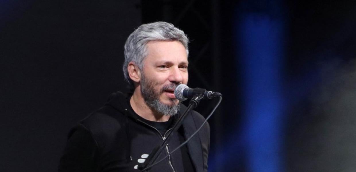 Συγκλονιστικός Αλκίνοος: «Έρχομαι από τη λάσπη – Από τη χώρα που ξαναψηφίζουν όσους μας ρημάζουν»