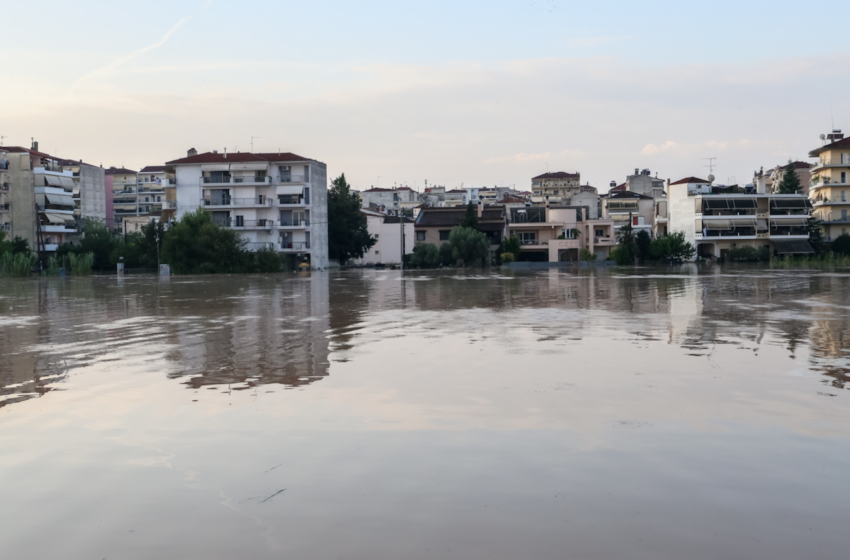 Πλημμύρες: Γίνεται λόγος για δεκάδες νεκρούς – Στα 9,5 μέτρα η στάθμη&hellip;